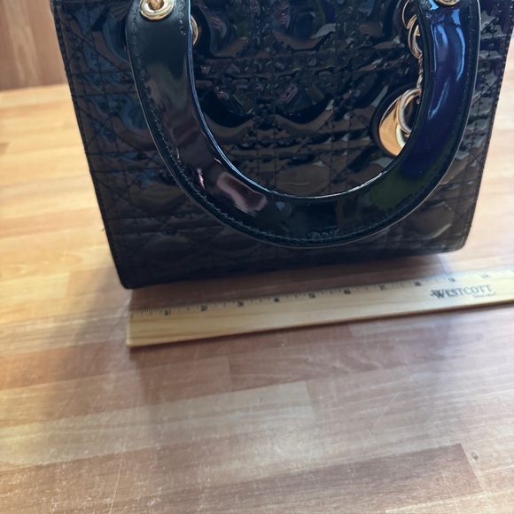 Black shiny purse with optional strap new in box - Picture 7 of 16